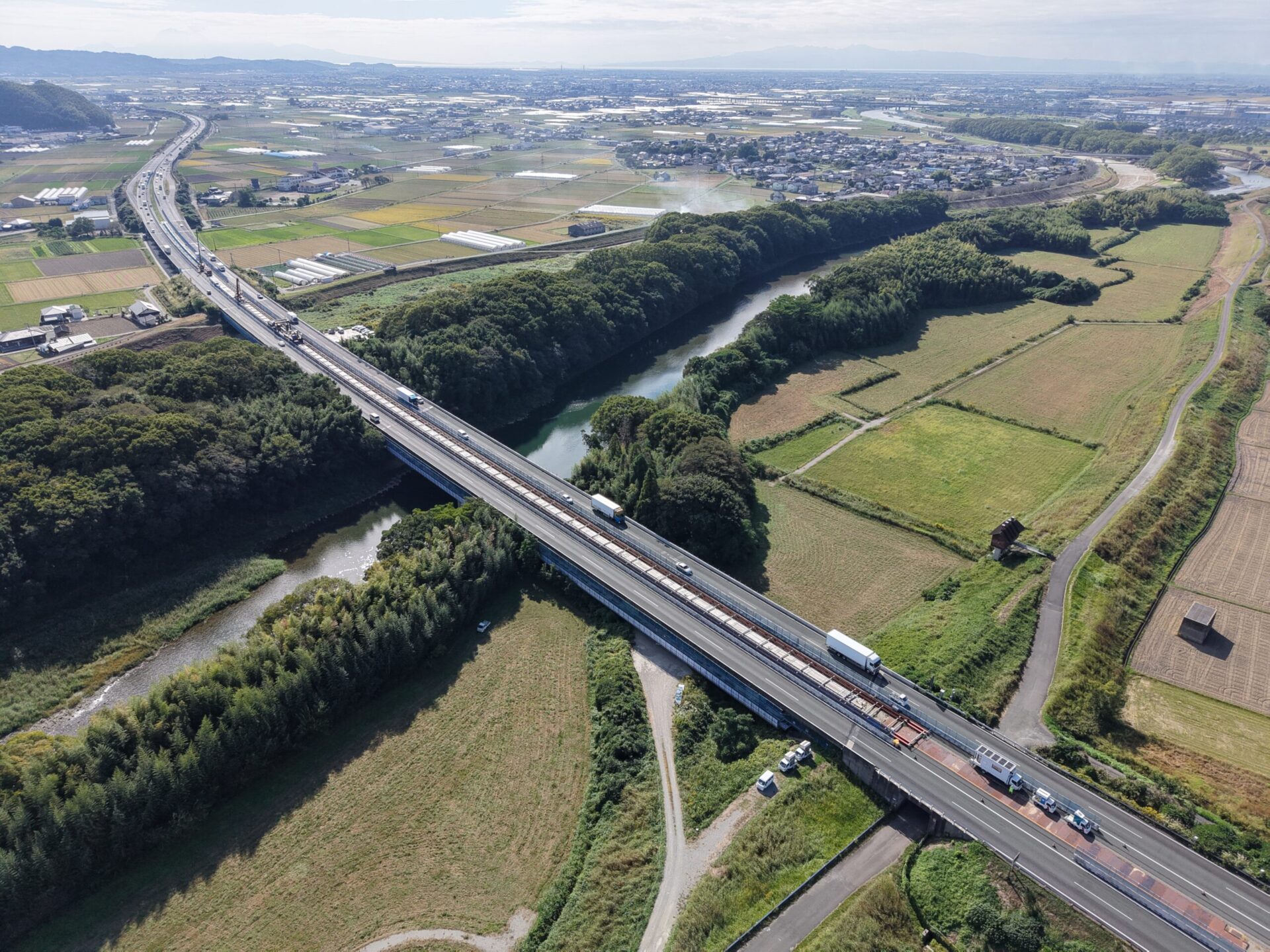 「R²SJ」に九州道矢部川橋の記事が掲載されました。
